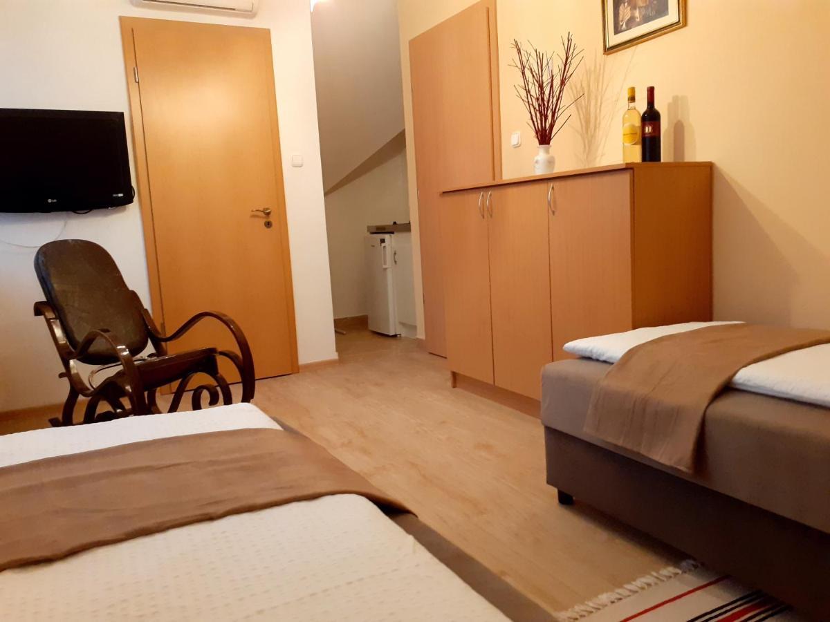 Pacsirta Vendeghaz Hotel Egerszalok Bagian luar foto