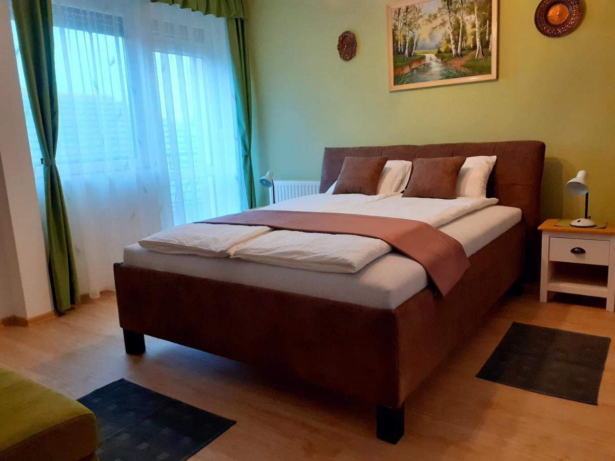 Pacsirta Vendeghaz Hotel Egerszalok Bagian luar foto