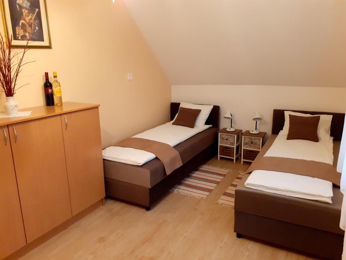 Pacsirta Vendeghaz Hotel Egerszalok Bagian luar foto