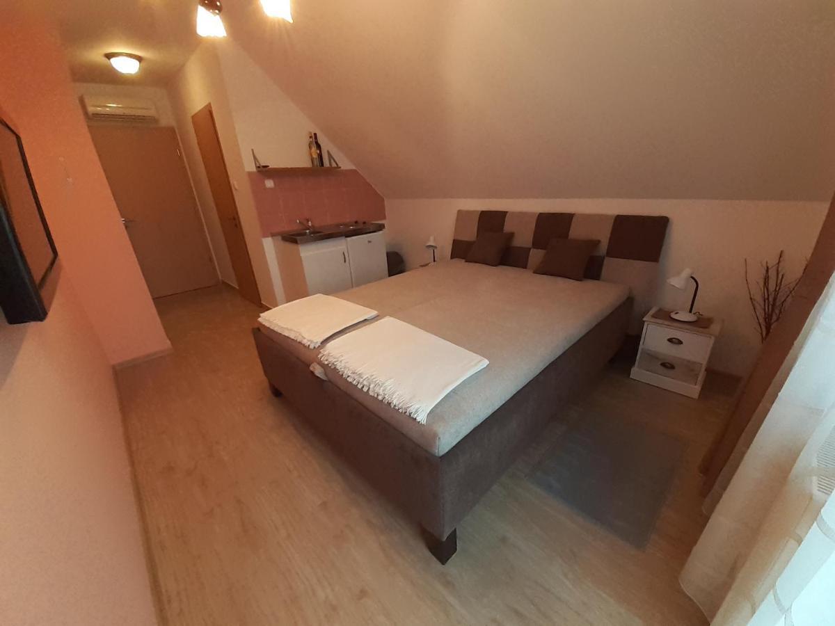 Pacsirta Vendeghaz Hotel Egerszalok Bagian luar foto