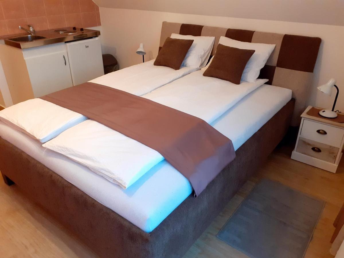 Pacsirta Vendeghaz Hotel Egerszalok Bagian luar foto