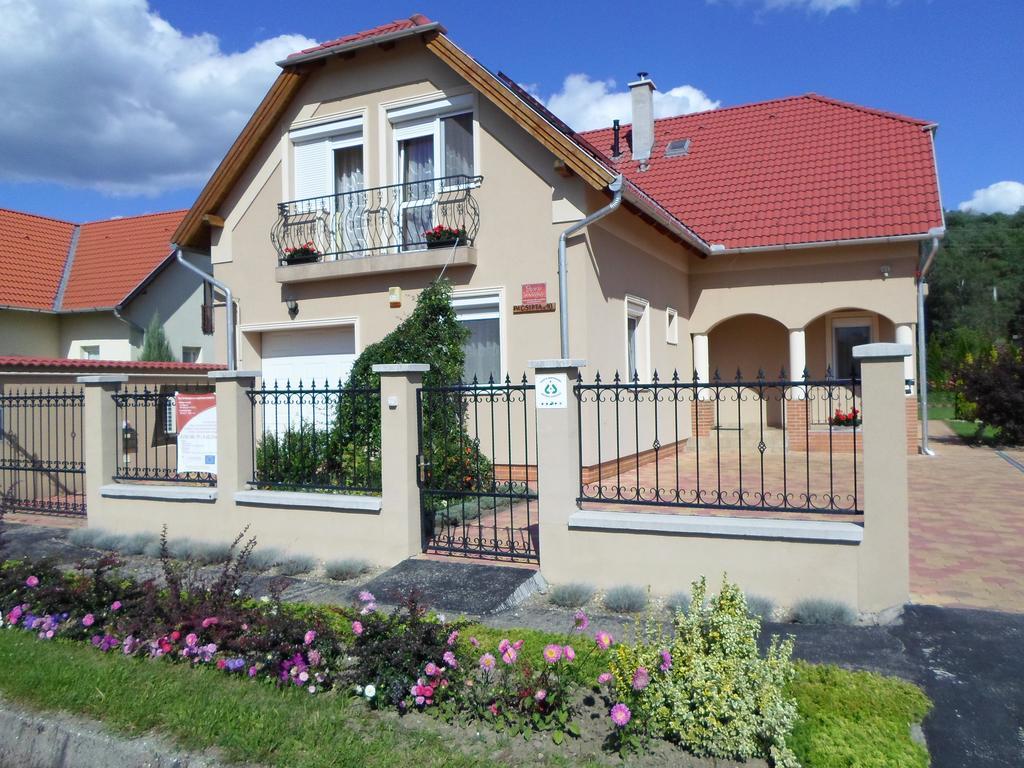 Pacsirta Vendeghaz Hotel Egerszalok Bagian luar foto